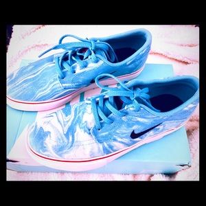 Nike Clutch PRM sneakers